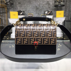 FENDI 펜디 칸아이 에프 숄더백 F2798-3 신상