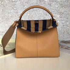 FENDI 펜디 피카부 엑스라이트 미듐  F9903-1 신상