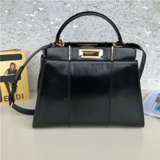 FENDI 펜디 피카푸 아이코닉 F8839  신상