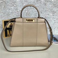FENDI 펜디 피카푸 아이코닉 F8839 신상