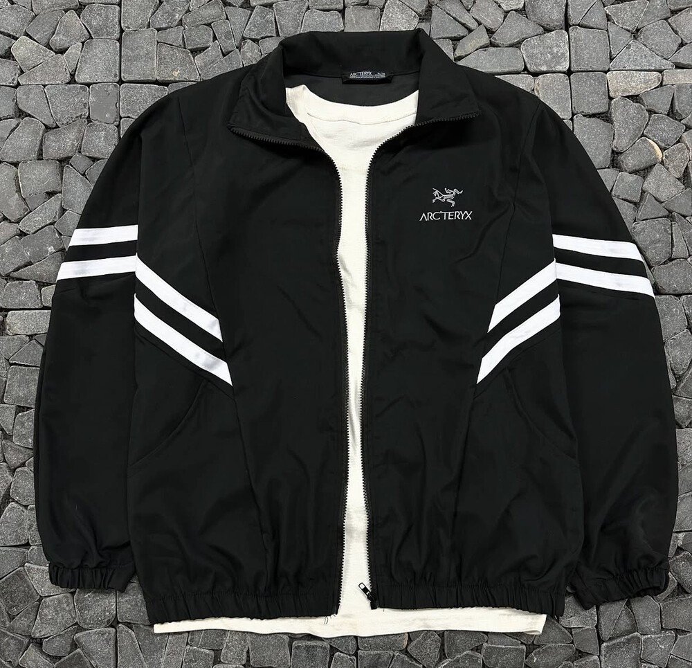 ARCTERYX 아크테릭스 프린팅 바람막이