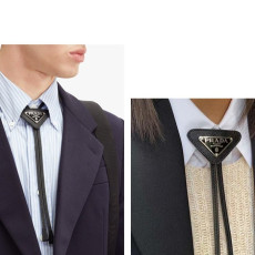 PRADA 프라다 가죽 볼로타이