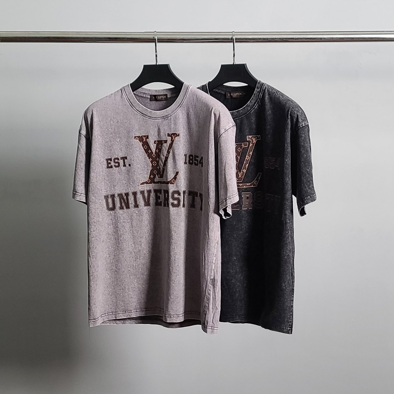 LOUIS VUITTON 루이비통 모노 유니버시티 피그먼트 반팔티
