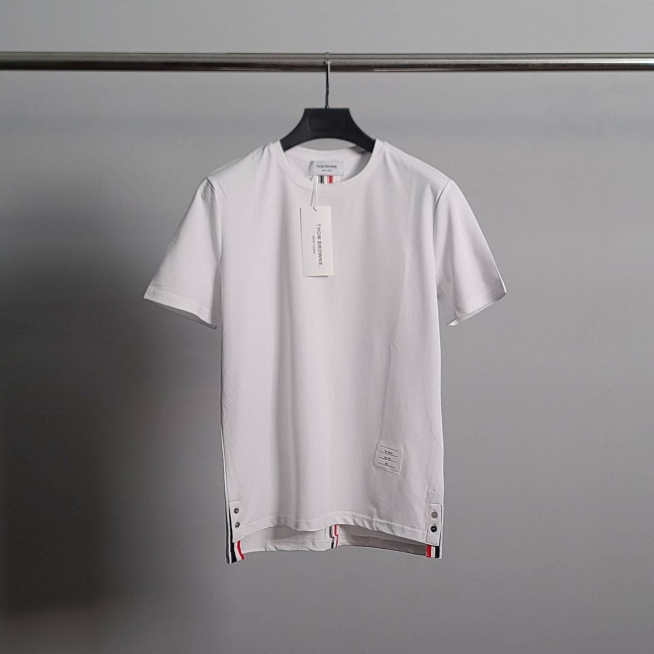 THOM BROWNE 톰브라운 프리미엄 등삼선 반팔티