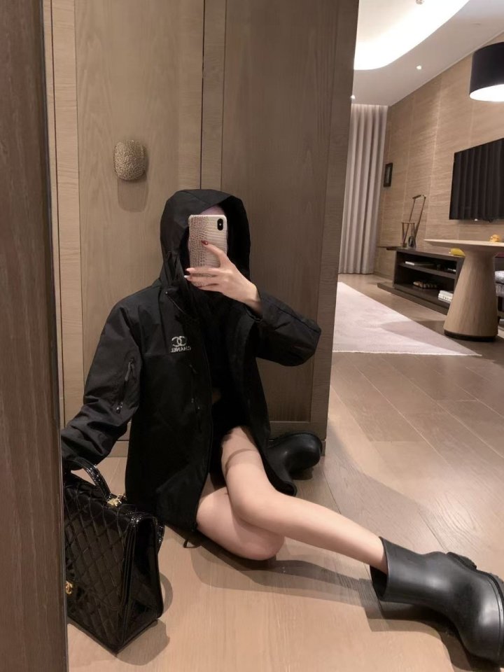 CHANEL 샤넬 후드 바람막이