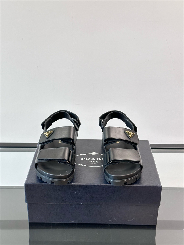 PRADA 프라다 남성용 샌들 P64299