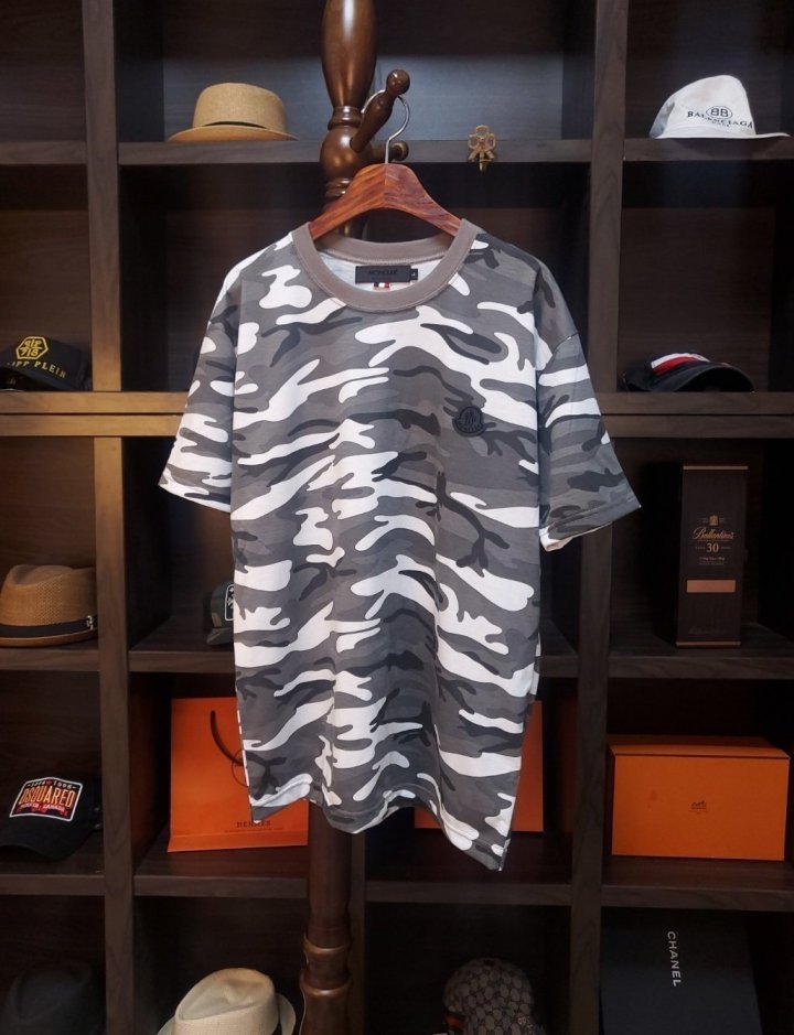 MONCLER 몽클레어 베컴밀리 하운드 티셔츠