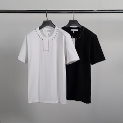 VALENTINO 발렌티노 넥라인 락스터드 반팔티