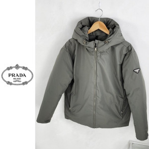 PRADA 프라다 삼각 로고 후드 패딩