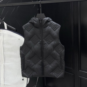 FENDI 펜디 엠보 다운 베스트