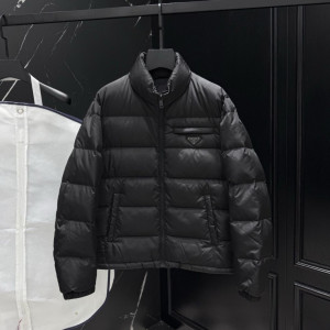 PRADA 프라다 메탈 플레이트 다운 패딩