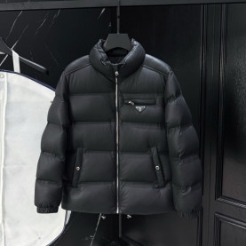 PRADA 프라다 메탈 플레이트 다운 패딩