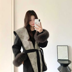 LOUIS VUITTON 루이비통 후드 리버시블 코트 2COLOR