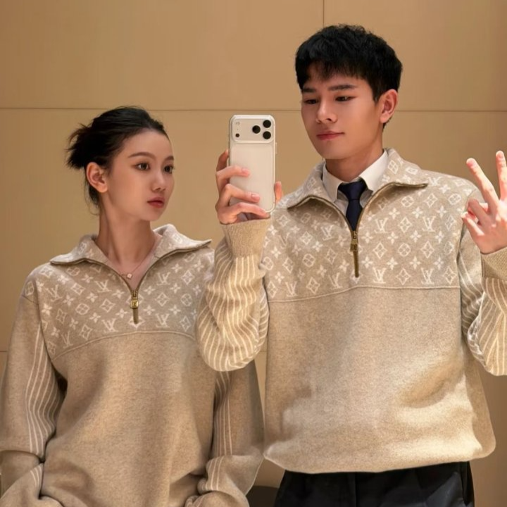 ●10월 판매 2위● LOUIS VUITTON 루이비통 리브드 울 하프 지퍼 니트