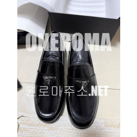 한*아 고객님 프라다 페이던트 삼각로고 로퍼