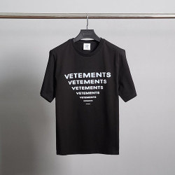 VETEMENTS 베트멍 세븐 레터링 코튼 반팔티