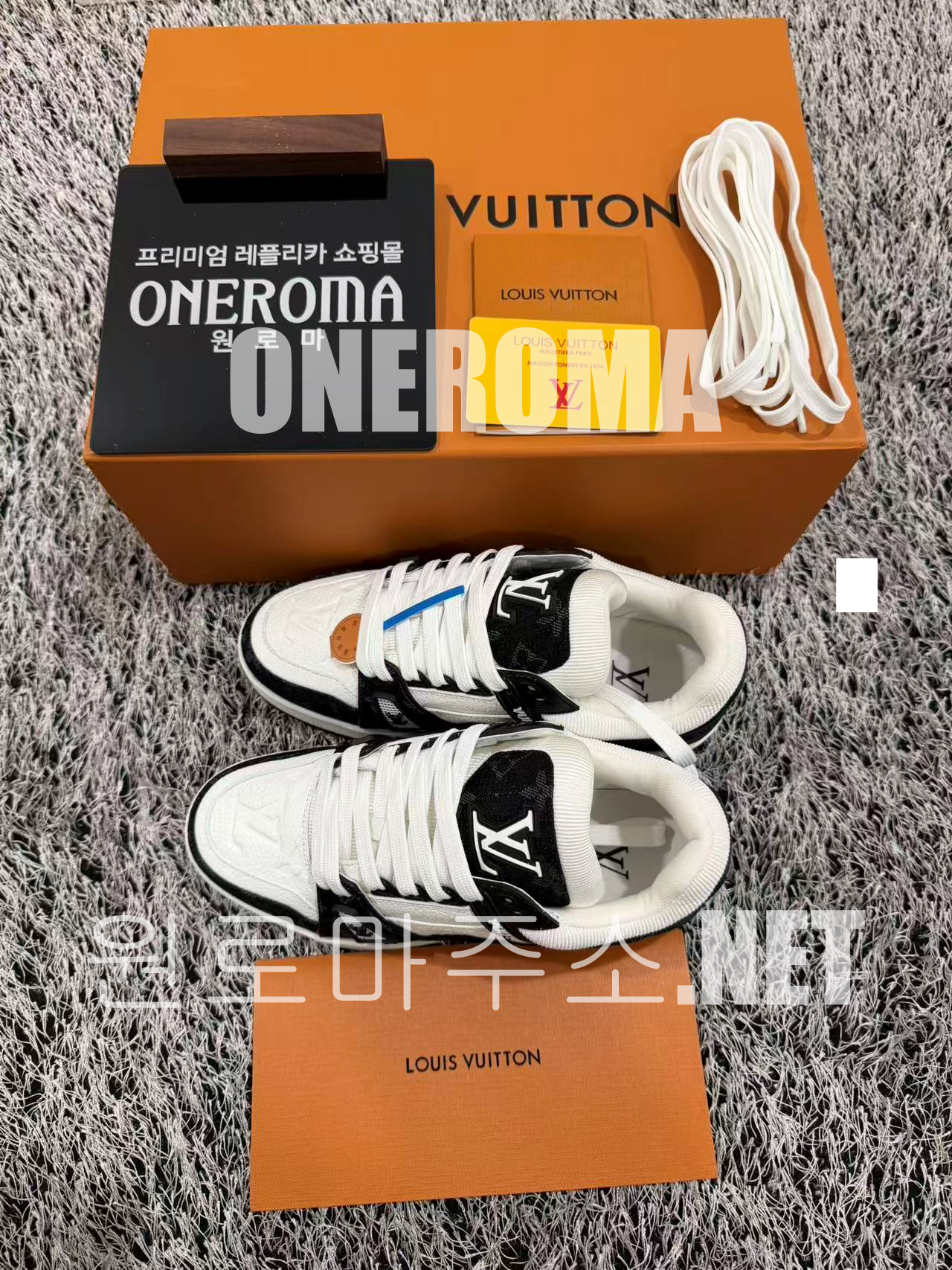 이*연 고객님 루이비통 트레이너 스니커즈 블랙