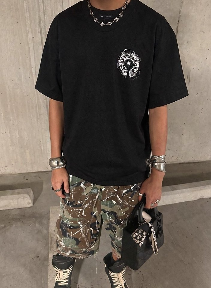 CHROME HEARTS 크롬하츠 빈티지 스모크 홀스슈 스틸 로고 숏 슬리브 티셔츠 2COLOR