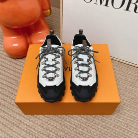 LOUIS VUITTON 루이비통 남여공용 스니커즈 L57697 2COLOR