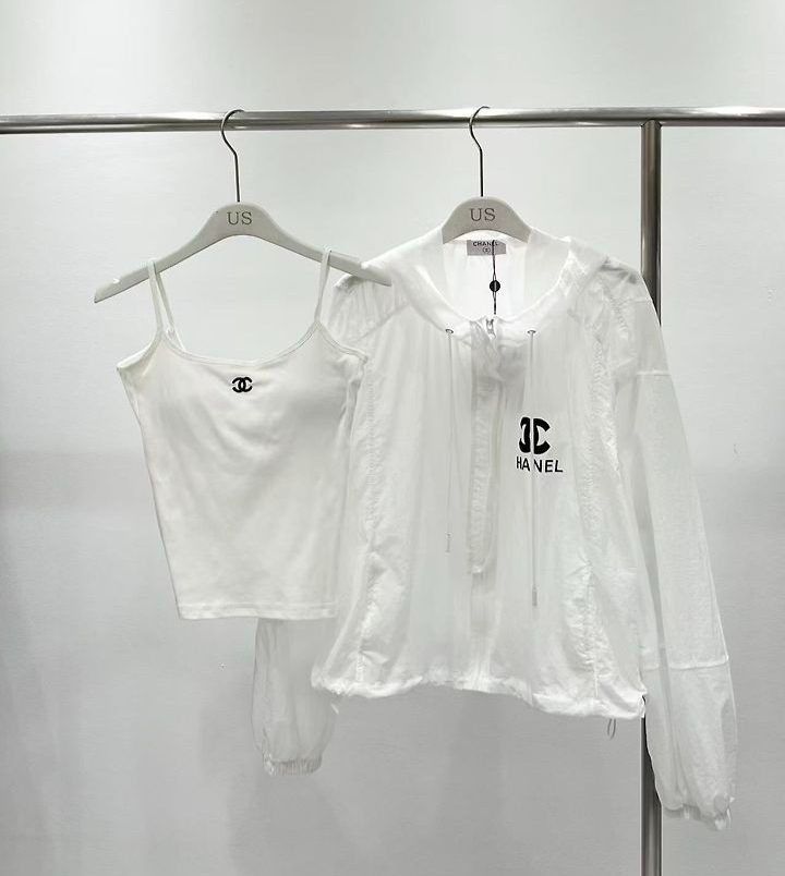 CHANEL 샤넬 1014 CC 로고 윈드브레이커&캐미솔 탑 세트