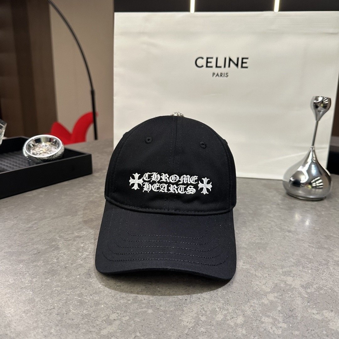 CHROME HEARTS 크롬하츠 시그니처 고딕 로고 자수 베이스볼 캡